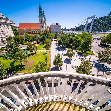 Riverfront Апартаменты