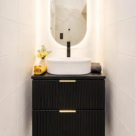 Riverfront Apartament *