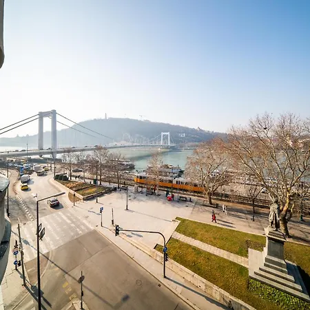 Lejlighed Riverfront *